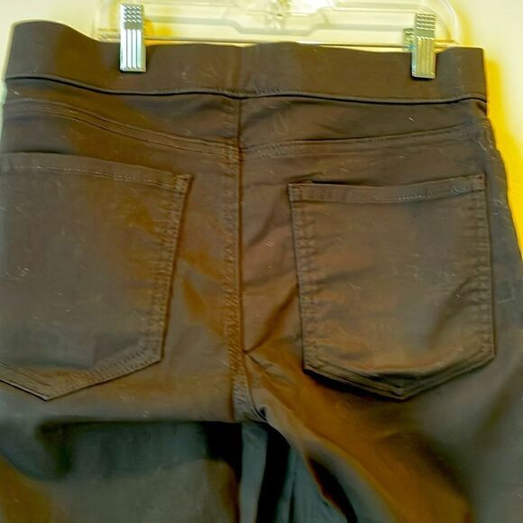 No boundaries, black skinny straight leg pants size medium (7/8) - Picture 4 of 5